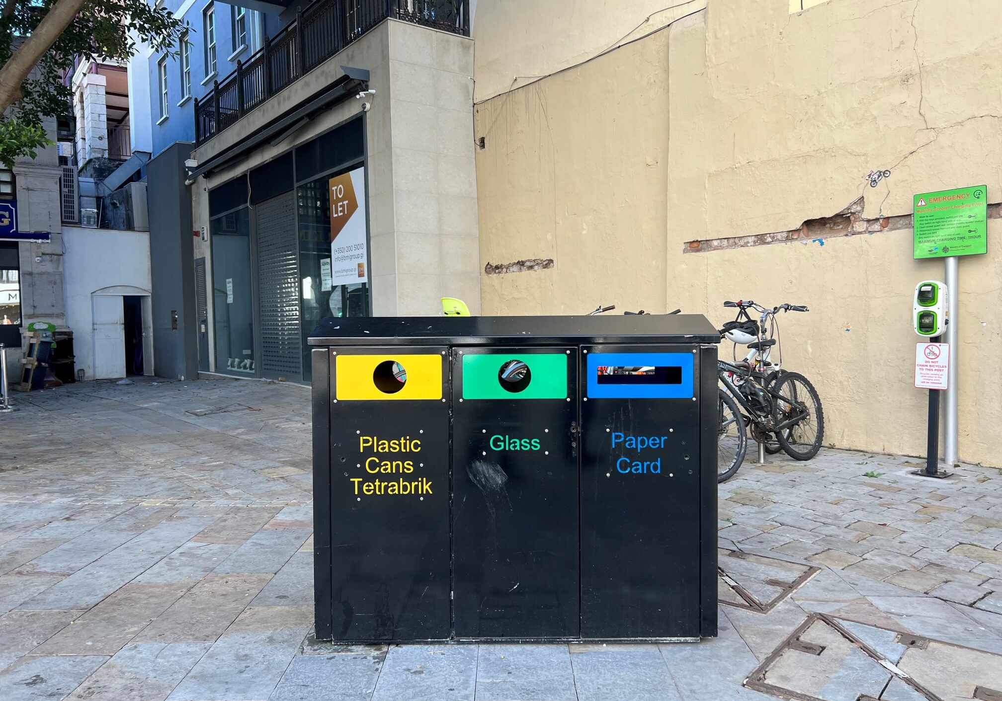 Recyling bins casemates